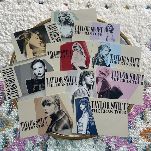 VIP TAYLOR SWIFT POST CARDS - Picture 3 of 5